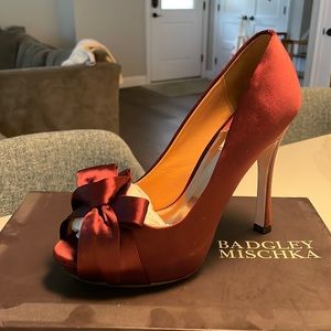 Badgley Mischka pumps